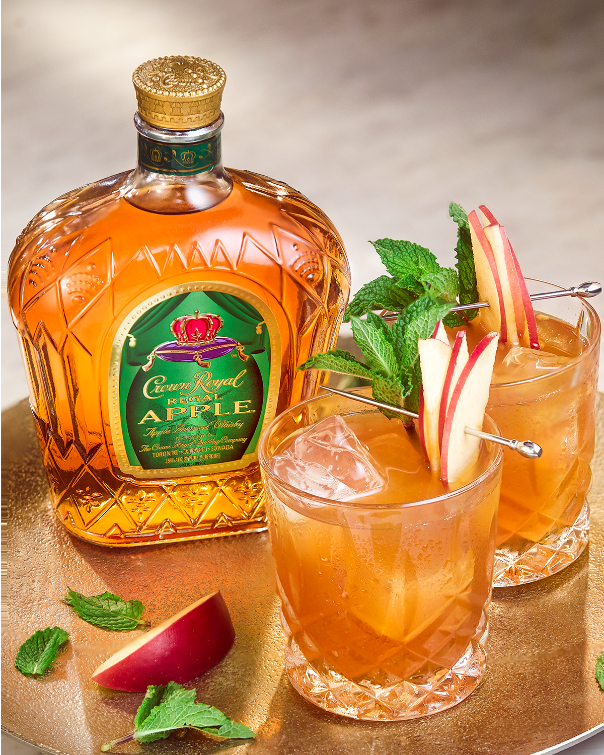 Crown Cinnamon Apple Whisky Cocktail Recipe | Crown Royal